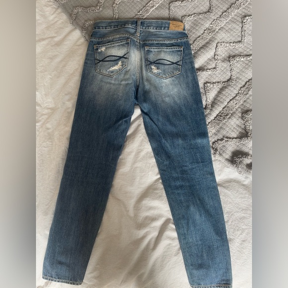 Abercrombie low boyfriend ripped jeans size 00 - Picture 2 of 3